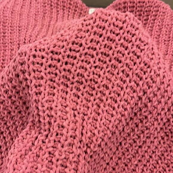 ANDREE by Unit S/M Mauve Chunky Knit V Neck Sweater - Picture 3 of 9